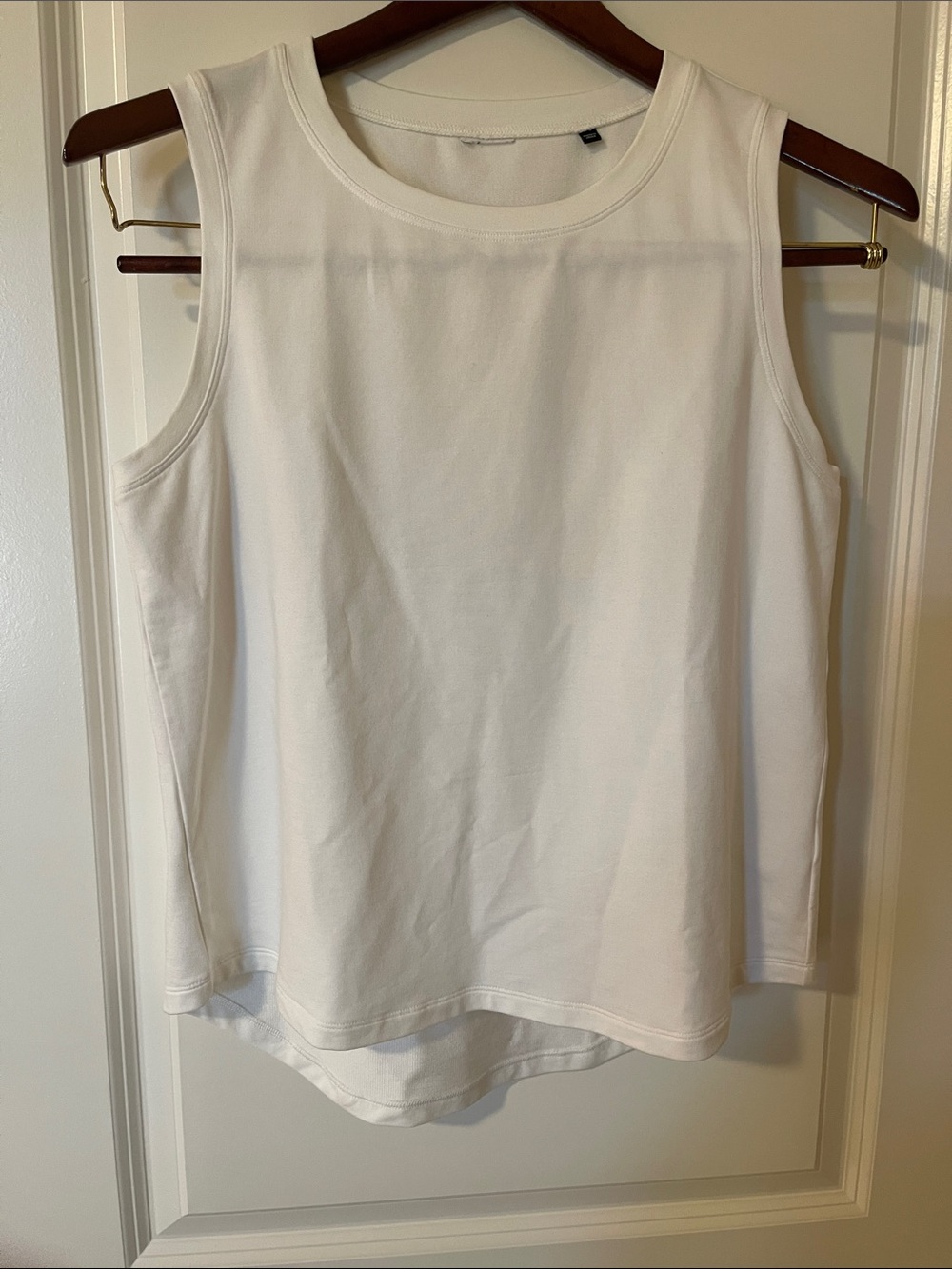 CAbi White Scoop Neck Sleeveless Tank